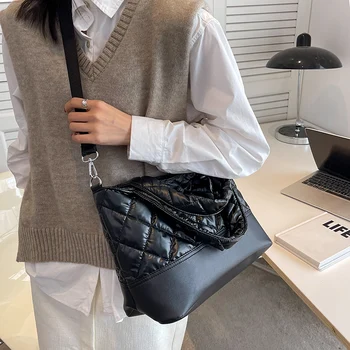 UNIXINU 2022, зимните модни дизайнерски чанти за жени, дамски чанта с пухкава космически пух, однотонная стеганая чанта през рамо, дамски
