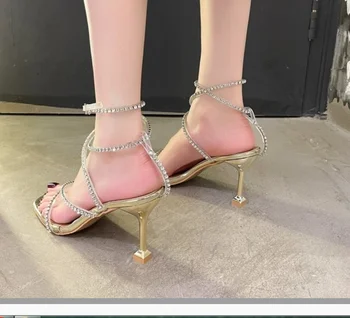 Дамски сандали на висок ток от прозрачен кристал 11CMPVC 2023, нови летни модни сребристи обувки-лодка с квадратни пръсти и кристали