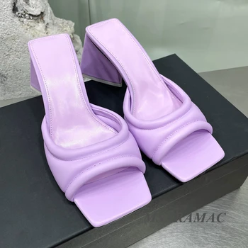 Летни лилави кожени чехли на висок треугольном ток с отворен квадратни пръсти, дамски чехли, модел обувки, вечерни обувки