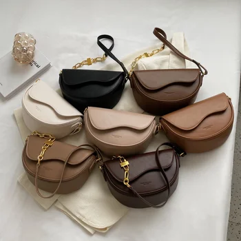 Модни малки дамски чанти под седло от изкуствена кожа, 2023 Зимна чанта през рамо с веригата, чанти под мишниците